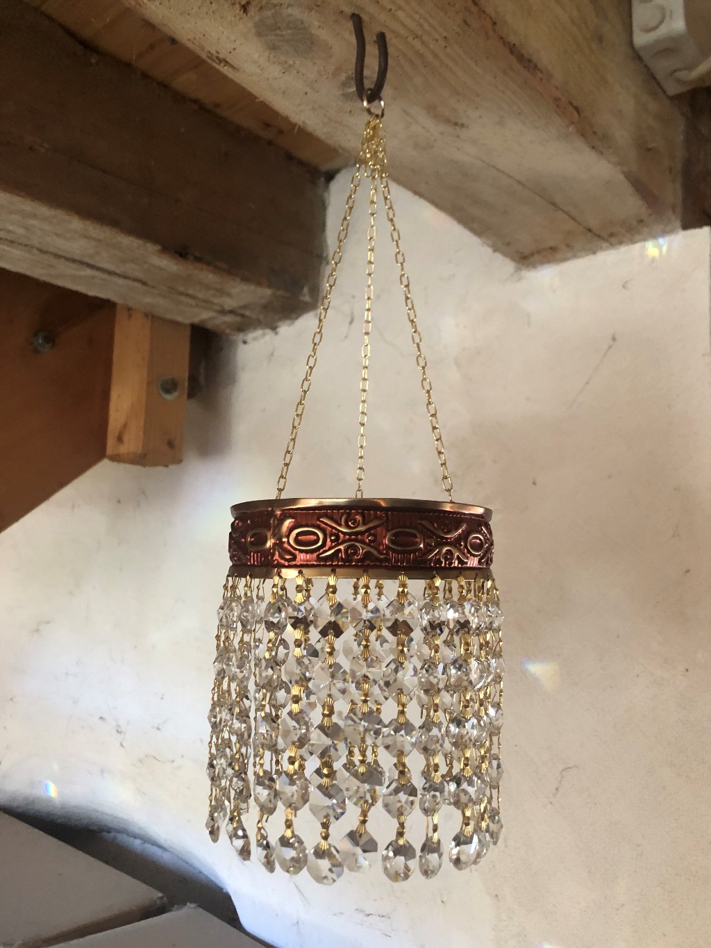 Eisenring mit Kristalldekoration / verkauft