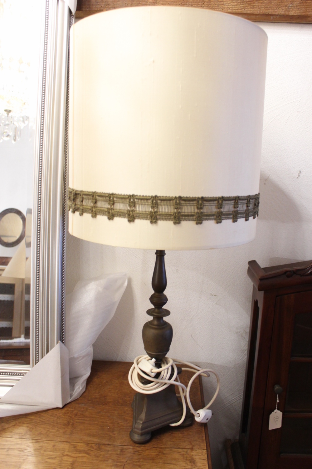 Ständerlampe Messinggestell / Lampenschirm mit grünem Rand